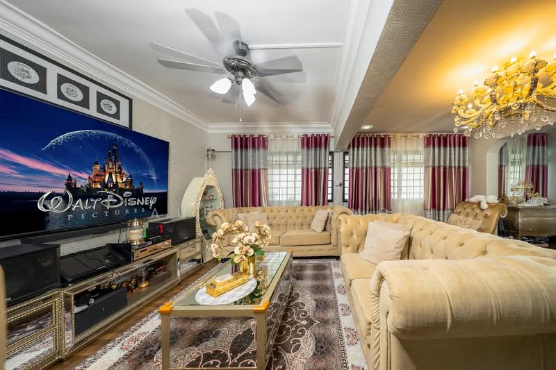 167 Woodlands Street 11, 167 Woodlands Street 11, 4 Bedrooms, 1,453 sqft, HDB Flat For Sale, by Aubrey Ang, 500153688 - Living Room - PropertyGuru.com.sg