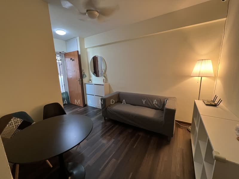 698A Jurong West Central 3, 698A Jurong West Central 3, 2 Bedrooms, 732 sqft, HDB Flat For Sale, by Amanda Yap, 500153689 - Living Room - PropertyGuru.com.sg