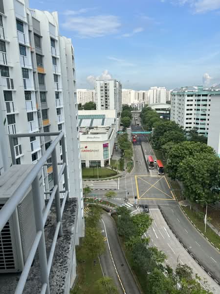 698A Jurong West Central 3, 698A Jurong West Central 3, 2 Bedrooms, 732 sqft, HDB Flat For Sale, by Amanda Yap, 500153689 - Exterior - PropertyGuru.com.sg