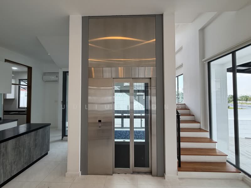 Ponggol Twenty-Fourth Avenue, , 6 Bedrooms, 5,200 sqft, Bungalow House For Sale, by Julius Wong, 500153692 - Lift - PropertyGuru.com.sg