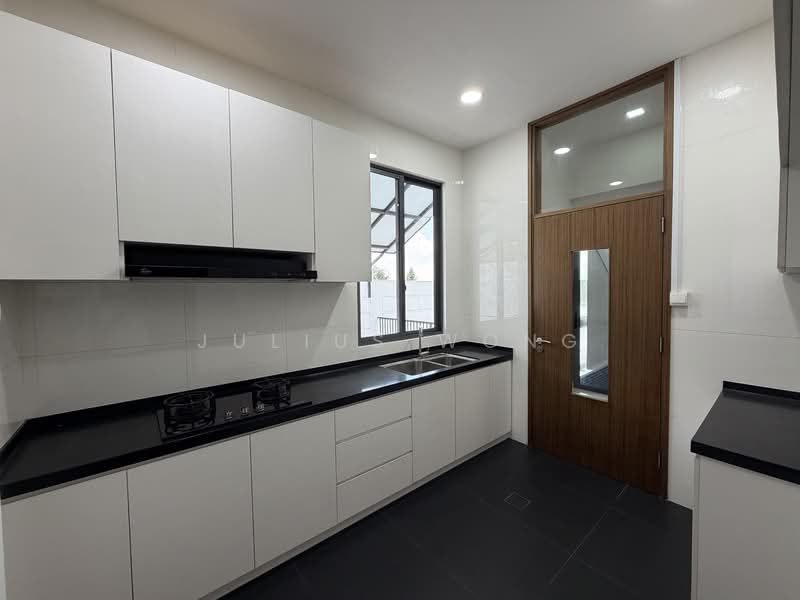 Ponggol Twenty-Fourth Avenue, , 6 Bedrooms, 5,200 sqft, Bungalow House For Sale, by Julius Wong, 500153692 - Kitchen - PropertyGuru.com.sg