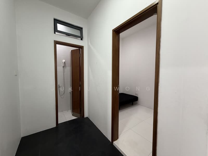 Ponggol Twenty-Fourth Avenue, , 6 Bedrooms, 5,200 sqft, Bungalow House For Sale, by Julius Wong, 500153692 - Helper Room & WC - PropertyGuru.com.sg