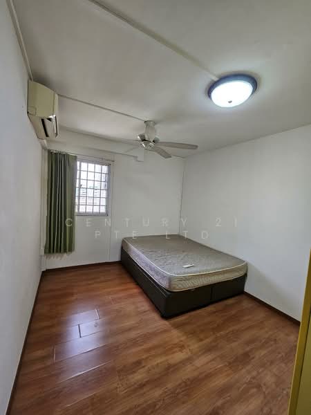 123 Bedok Reservoir Road, 123 Bedok Reservoir Road, 3 Bedrooms, 904 sqft, HDB Flat For Rent, by CHARMAINE CHAN, 500153706 - Bedroom - PropertyGuru.com.sg