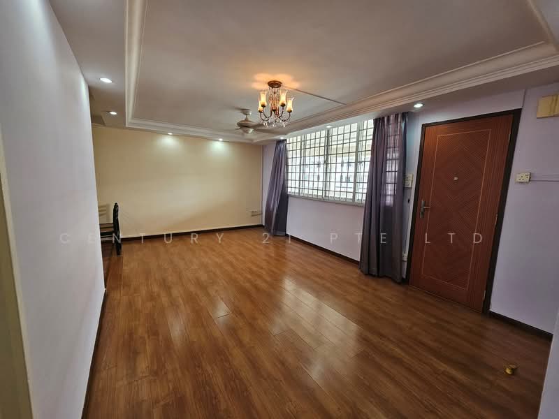 123 Bedok Reservoir Road, 123 Bedok Reservoir Road, 3 Bedrooms, 904 sqft, HDB Flat For Rent, by CHARMAINE CHAN, 500153706 - Living Room - PropertyGuru.com.sg