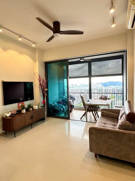 J Gateway, 2 Gateway Drive, 3 Bedrooms, 893 sqft, Condominium For Sale, by Perline Chua, 500153710 - Living Room - PropertyGuru.com.sg