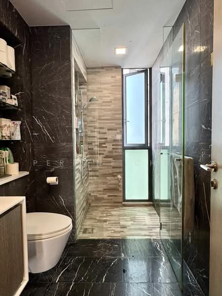 J Gateway, 2 Gateway Drive, 3 Bedrooms, 893 sqft, Condominium For Sale, by Perline Chua, 500153710 - Bathroom - PropertyGuru.com.sg
