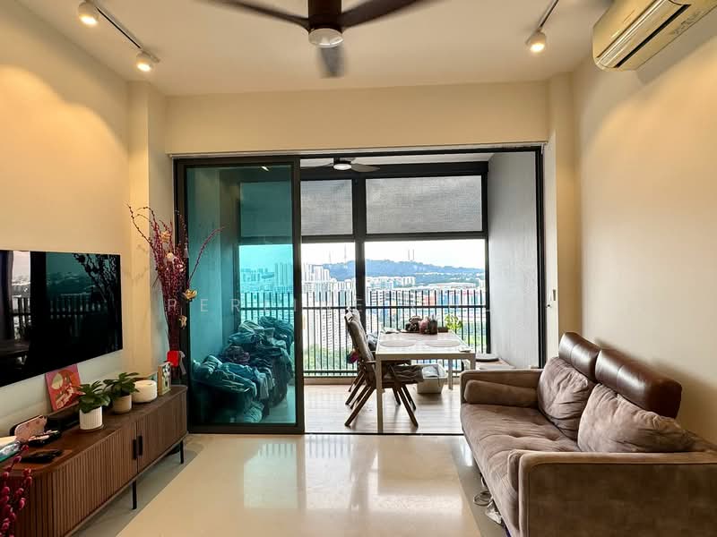 J Gateway, 2 Gateway Drive, 3 Bedrooms, 893 sqft, Condominium For Sale, by Perline Chua, 500153710 - Living Room - PropertyGuru.com.sg