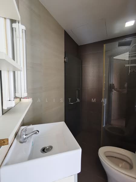Carlisle Road, , Room Rental, 250 sqft, Terraced House For Rent, by Calista Ma, 500153712 - Bathroom - PropertyGuru.com.sg
