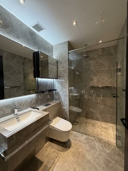Martin Modern, 10 Martin Place, 2 Bedrooms, 764 sqft, Apartment For Rent, by Lim Jiang Chuan (Jay), 500153722 - Bathroom - PropertyGuru.com.sg