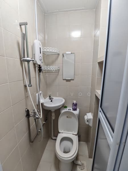 Palm Mansions, 345 Pasir Panjang Road, Room Rental, 100 sqft, Apartment For Rent, by Steve Voon, 500153725 - Bathroom - PropertyGuru.com.sg