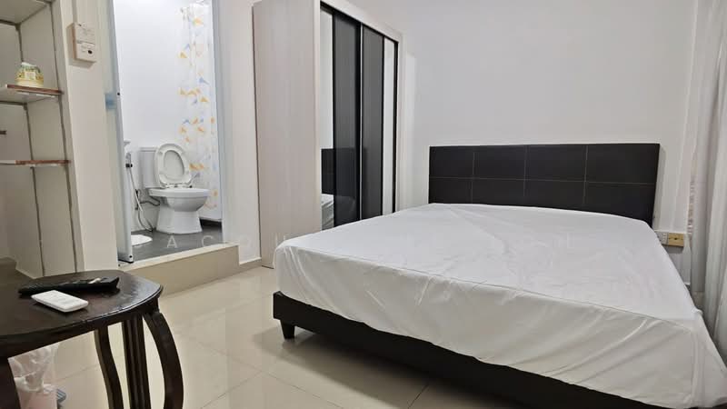 Beautifully Renovated Studio, , Studio, 450 sqft, Apartment For Rent, by Jacqueline Loh, 500153732 - Bedroom - PropertyGuru.com.sg