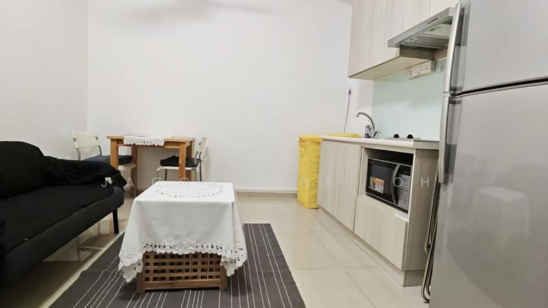 Beautifully Renovated Studio, , Studio, 450 sqft, Apartment For Rent, by Jacqueline Loh, 500153732 - Living Room - PropertyGuru.com.sg
