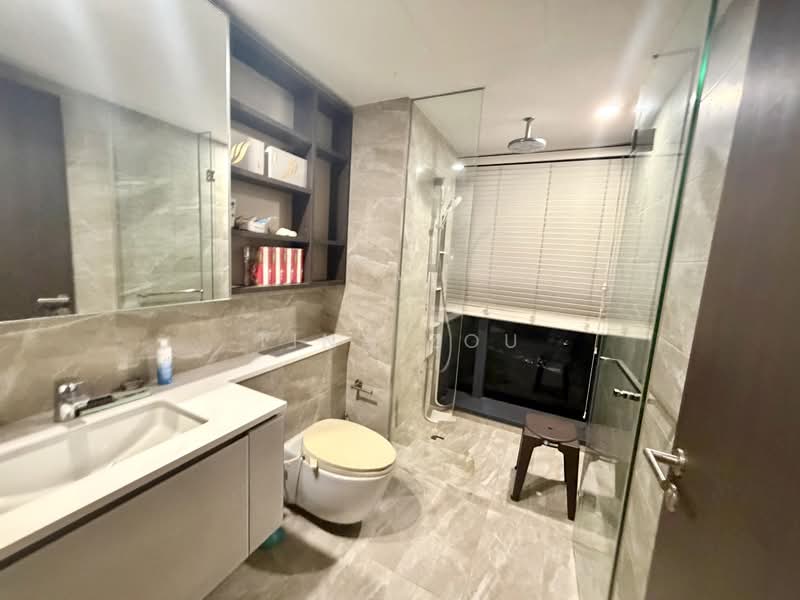 Lake Grande, 2 Jurong Lake Link, 2 Bedrooms, 818 sqft, Condominium For Sale, by Tina Zou, 500153737 - Bathroom - PropertyGuru.com.sg