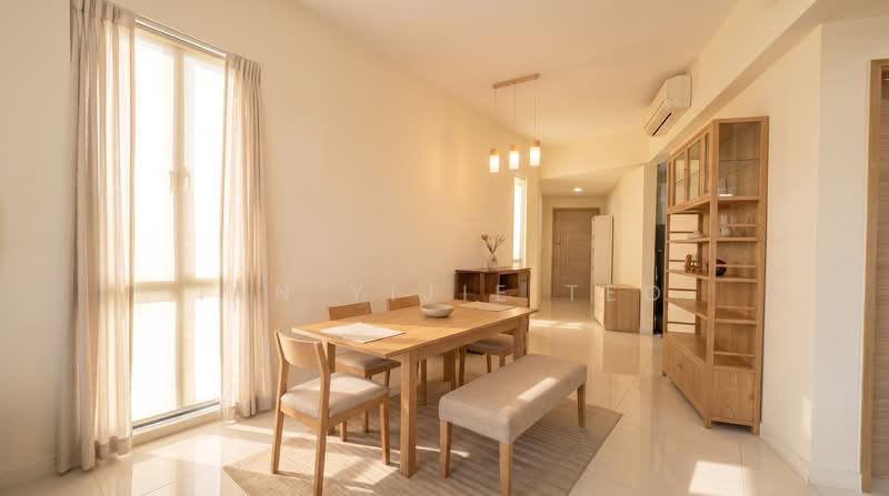 S.U.P.E.R C.H.E.A.P! 5 mins to MRT ! Unblock Views! 1km to Nanyang Pri, , 2 Bedrooms, 1,066 sqft, Condominium For Sale, by Ian Yijie Teo, 500153743 - Dining Room - PropertyGuru.com.sg