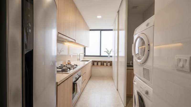 S.U.P.E.R C.H.E.A.P! 5 mins to MRT ! Unblock Views! 1km to Nanyang Pri, , 2 Bedrooms, 1,066 sqft, Condominium For Sale, by Ian Yijie Teo, 500153743 - Kitchen - PropertyGuru.com.sg