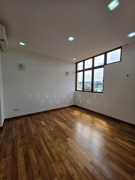 jalan krian, , 7 Bedrooms, 3,644 sqft, Semi-Detached House For Rent, by CHARMAINE CHAN, 500153749 - 4th Flr Bedroom - PropertyGuru.com.sg