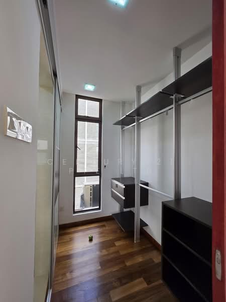 jalan krian, , 7 Bedrooms, 3,644 sqft, Semi-Detached House For Rent, by CHARMAINE CHAN, 500153749 - 3rd Flr Left Bedroom walkin wardrobe - PropertyGuru.com.sg