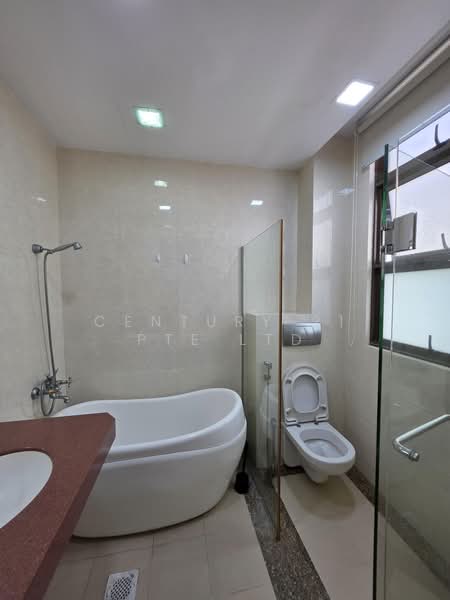 jalan krian, , 7 Bedrooms, 3,644 sqft, Semi-Detached House For Rent, by CHARMAINE CHAN, 500153749 - 3rd Flr Left Bedroom ensuite - PropertyGuru.com.sg