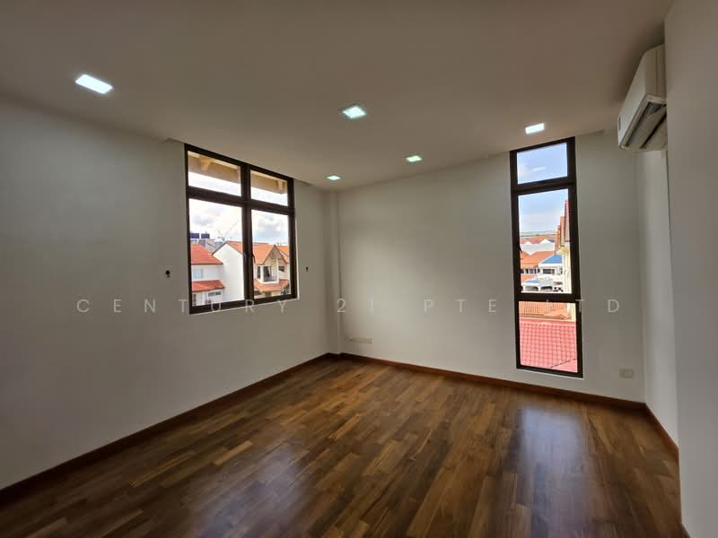 jalan krian, , 7 Bedrooms, 3,644 sqft, Semi-Detached House For Rent, by CHARMAINE CHAN, 500153749 - 3rd Flr Right Bedroom - PropertyGuru.com.sg