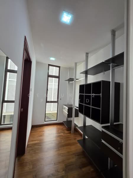jalan krian, , 7 Bedrooms, 3,644 sqft, Semi-Detached House For Rent, by CHARMAINE CHAN, 500153749 - 2nd Flr Master walk in wardrobe - PropertyGuru.com.sg