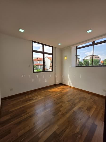 jalan krian, , 7 Bedrooms, 3,644 sqft, Semi-Detached House For Rent, by CHARMAINE CHAN, 500153749 - 2nd Flr Front common bedroom - PropertyGuru.com.sg