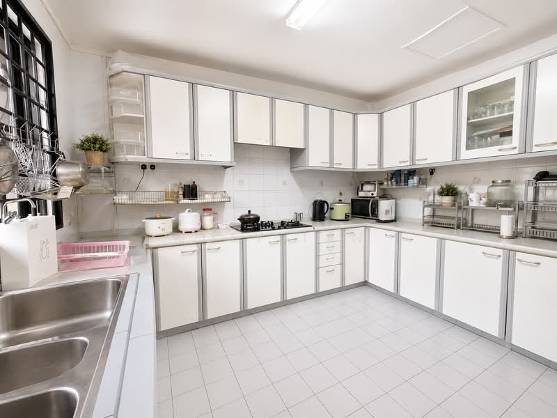 Chuan Walk, , 5 Bedrooms, 3,000 sqft, Terraced House For Sale, by Joey Tan, 500153756 - Kitchen - PropertyGuru.com.sg