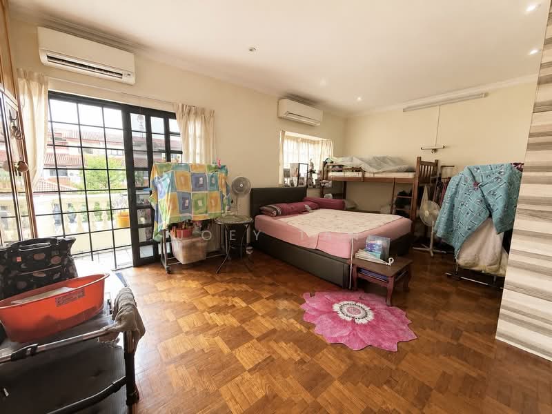 Chuan Walk, , 5 Bedrooms, 3,000 sqft, Terraced House For Sale, by Joey Tan, 500153756 - Bedroom - PropertyGuru.com.sg