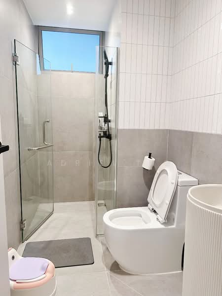 Austville Residences, 11 Sengkang East Avenue, 3 Bedrooms, 1,033 sqft, Executive Condominium For Sale, by Adriel Tng, 500153757 - Common Bathroom - PropertyGuru.com.sg