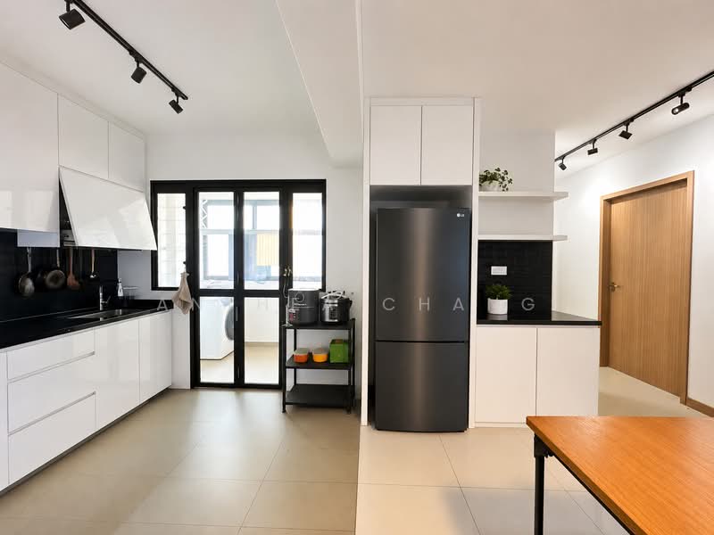 464A Bukit Batok West Avenue 8, 464A Bukit Batok West Avenue 8, 3 Bedrooms, 1,001 sqft, HDB Flat For Sale, by Anthea Chang, 500153760 - Kitchen - PropertyGuru.com.sg