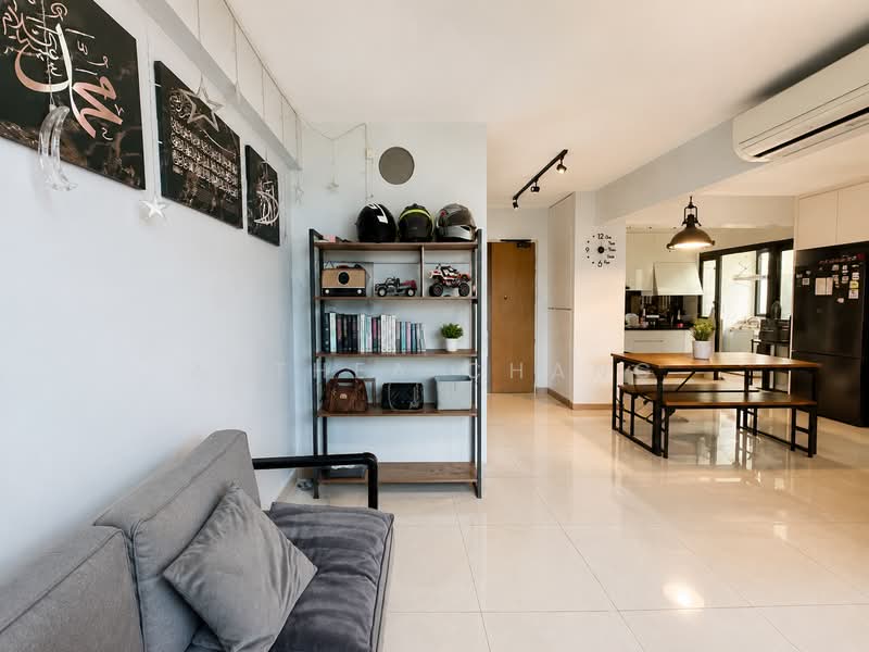 464A Bukit Batok West Avenue 8, 464A Bukit Batok West Avenue 8, 3 Bedrooms, 1,001 sqft, HDB Flat For Sale, by Anthea Chang, 500153760 - Living Room - PropertyGuru.com.sg