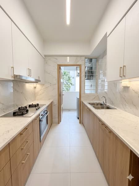 Castle Green, 481 Yio Chu Kang Road, 2 Bedrooms, 947 sqft, Condominium For Sale, by Emylee Hon, 500153763 - Kitchen - PropertyGuru.com.sg