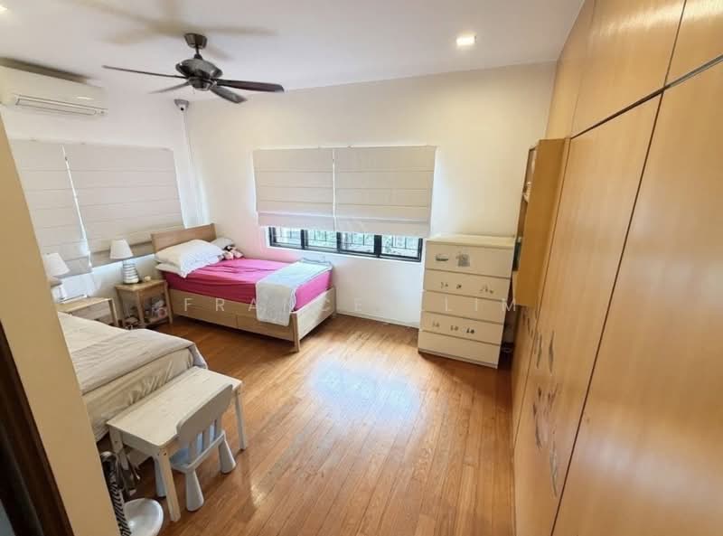 Brighton crescent, , 4 Bedrooms, 3,000 sqft, Semi-Detached House For Sale, by Frances Lim, 500153767 - Bedroom - PropertyGuru.com.sg