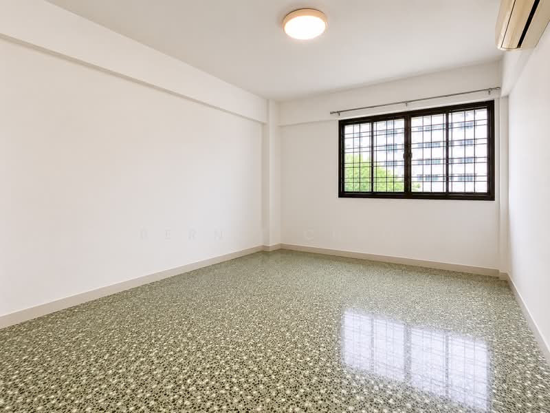 236 Jurong East Street 21, 236 Jurong East Street 21, 3 Bedrooms, 980 sqft, HDB Flat For Sale, by Bernie Cheo, 500153774 - Bedroom 2 - PropertyGuru.com.sg