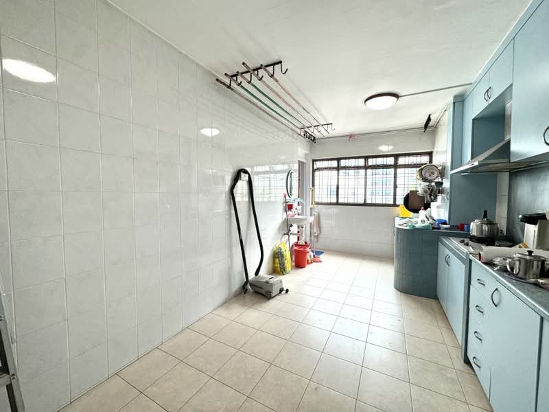 236 Jurong East Street 21, 236 Jurong East Street 21, 3 Bedrooms, 980 sqft, HDB Flat For Sale, by Bernie Cheo, 500153774 - Kitchen - PropertyGuru.com.sg