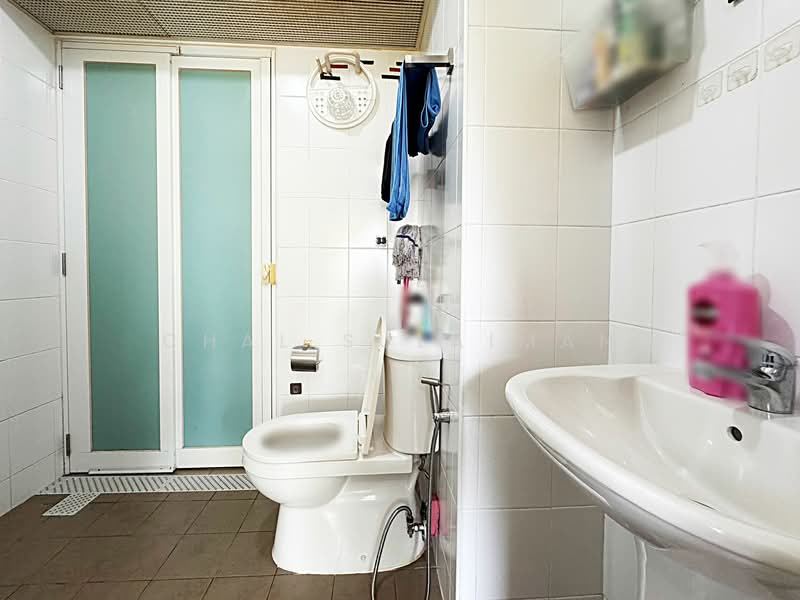 127C Kim Tian Road, 127C Kim Tian Road, 1 Bedroom, 505 sqft, HDB Flat For Sale, by Chal Sulaiman, 500153775 - Bathroom - PropertyGuru.com.sg