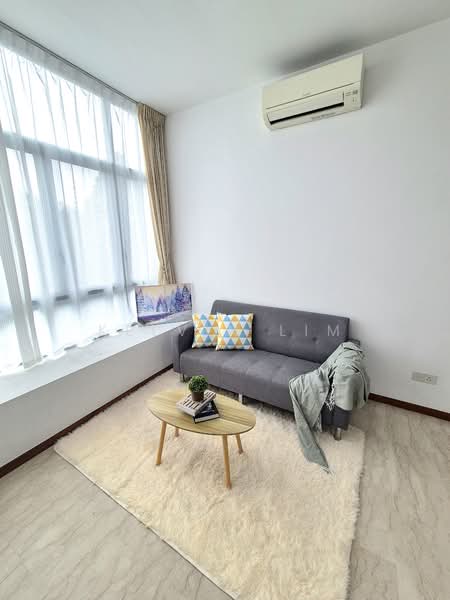 Viz at Holland, 221 Queensway, 2 Bedrooms, 861 sqft, Condominium For Sale, by Kelvin Lim, 500153781 - PropertyGuru.com.sg