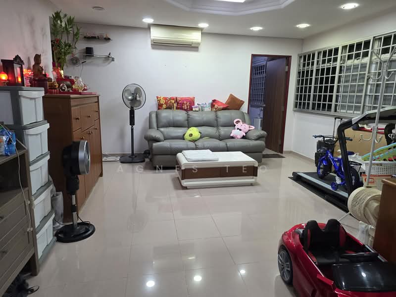 854 Jurong West Street 81, 854 Jurong West Street 81, 3 Bedrooms, 1,300 sqft, HDB Flat For Rent, by Agnes Teo, 500153787 - Living Room - PropertyGuru.com.sg