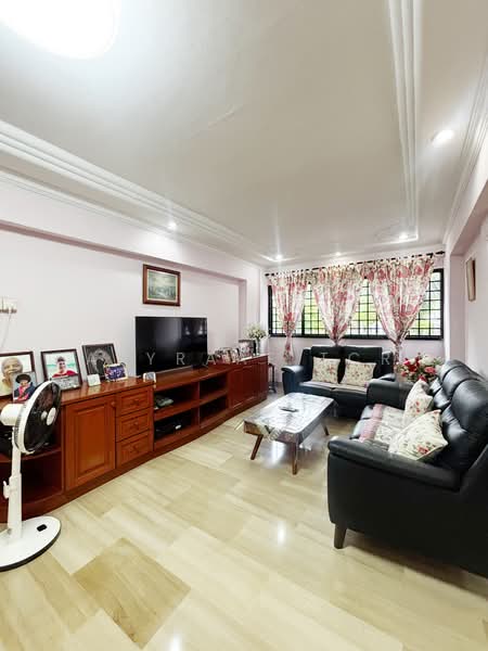 268 Tampines Street 21, 268 Tampines Street 21, 4 Bedrooms, 1,431 sqft, HDB Flat For Sale, by Asyraaf TCR, 500153790 - Living Room - PropertyGuru.com.sg