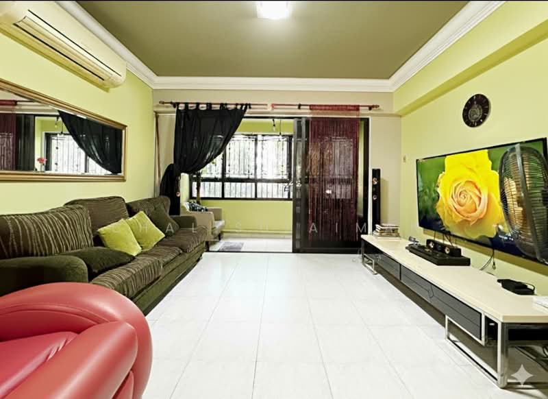 529 Woodlands Drive 14, 529 Woodlands Drive 14, 3 Bedrooms, 1,323 sqft, HDB Flat For Sale, by Chal Sulaiman, 500153797 - Living Room - PropertyGuru.com.sg