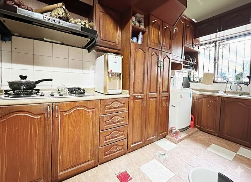 529 Woodlands Drive 14, 529 Woodlands Drive 14, 3 Bedrooms, 1,323 sqft, HDB Flat For Sale, by Chal Sulaiman, 500153797 - Kitchen - PropertyGuru.com.sg