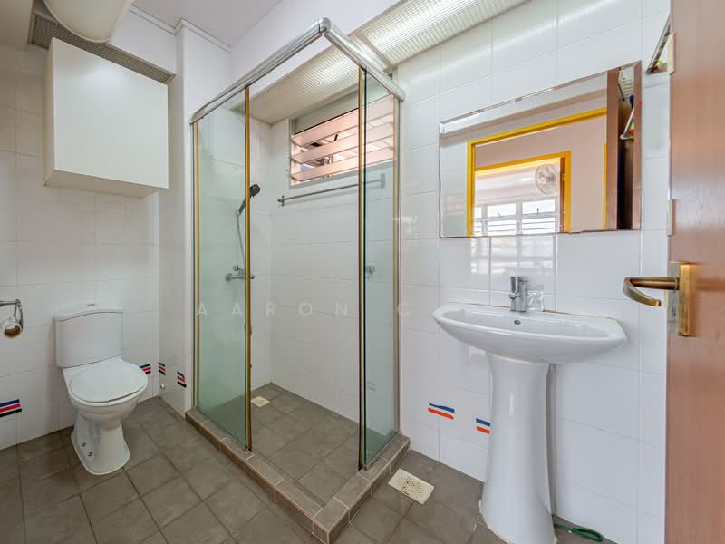 476D Choa Chu Kang Avenue 5, 476D Choa Chu Kang Avenue 5, 3 Bedrooms, 990 sqft, HDB Flat For Rent, by Aaron Chia, 500153806 - Bathroom - PropertyGuru.com.sg