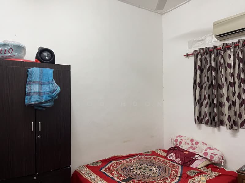 ★ JALAN KAYU ESTATE ★ 999-LEASEHOLD TERRACE ★ 1344 SQ FT LAND ★, Jalan Tari Zapin, 3 Bedrooms, 1,000 sqft, Terraced House For Sale, by Soo Hoon, 500153808 - Bedroom - PropertyGuru.com.sg