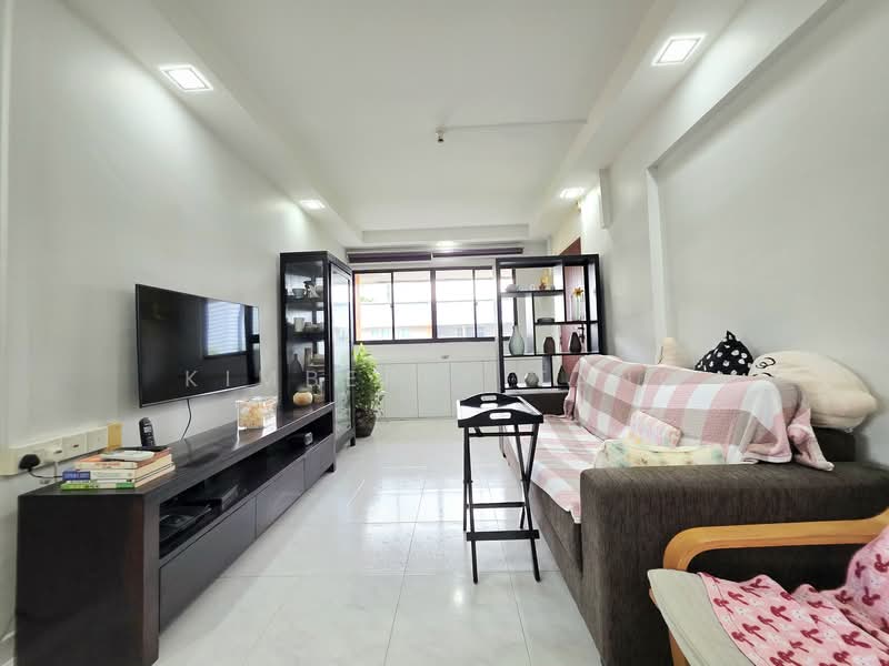 109 Clementi Street 11, 109 Clementi Street 11, 2 Bedrooms, 872 sqft, HDB Flat For Sale, by Kimberly Tang, 500153810 - Actual Living Room - PropertyGuru.com.sg