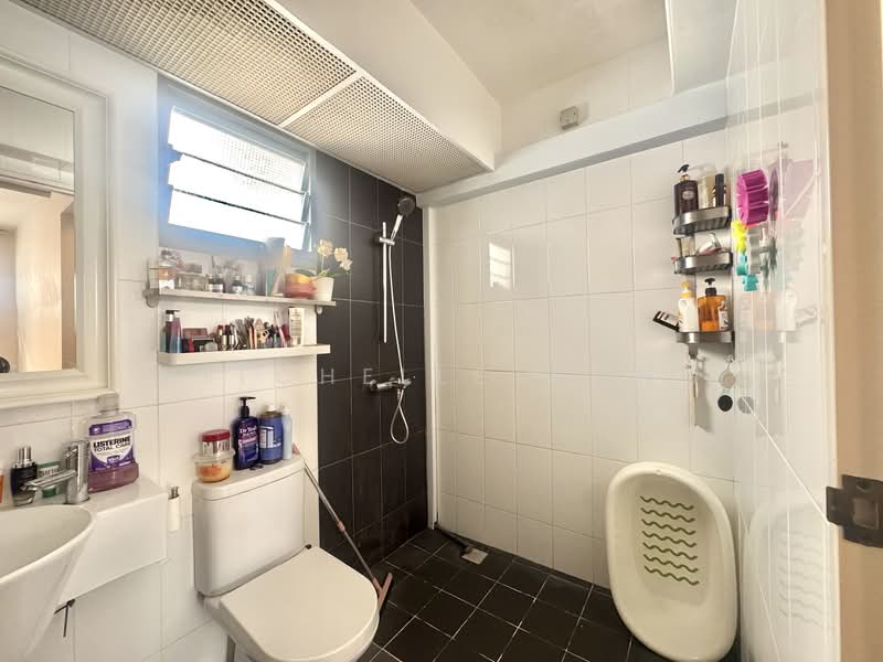 315A Punggol Way, 315A Punggol Way, 3 Bedrooms, 1,216 sqft, HDB Flat For Sale, by Mitchelle Wong, 500153813 - Bathroom - PropertyGuru.com.sg