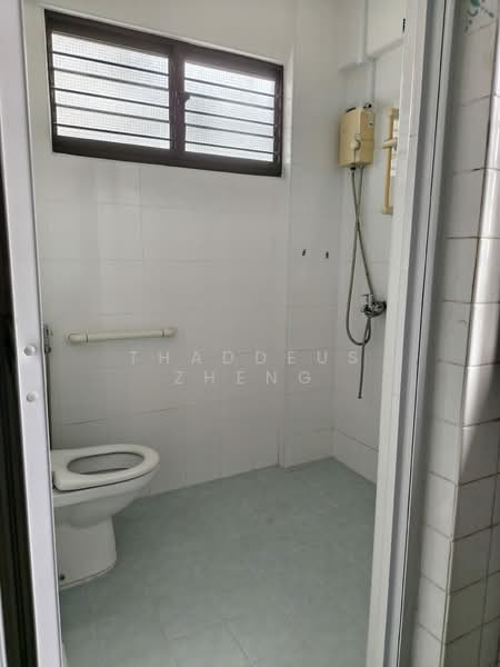 109 Bukit Purmei Road, 109 Bukit Purmei Road, 2 Bedrooms, 796 sqft, HDB Flat For Sale, by Thaddeus Zheng, 500153817 - Bathroom - PropertyGuru.com.sg