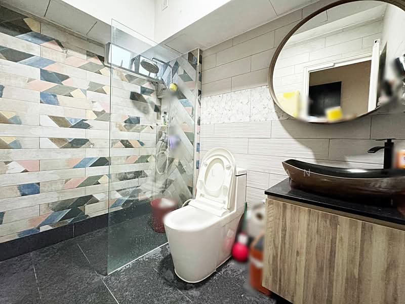 515B Tampines Central 7, 515B Tampines Central 7, 3 Bedrooms, 1,130 sqft, HDB Flat For Sale, by Chal Sulaiman, 500153820 - Master Bathroom - PropertyGuru.com.sg