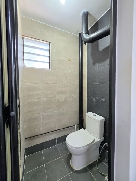631 Hougang Avenue 8, 631 Hougang Avenue 8, Room Rental, 100 sqft, HDB Flat For Rent, by Jeremy Tan, 500153828 - Bathroom - PropertyGuru.com.sg