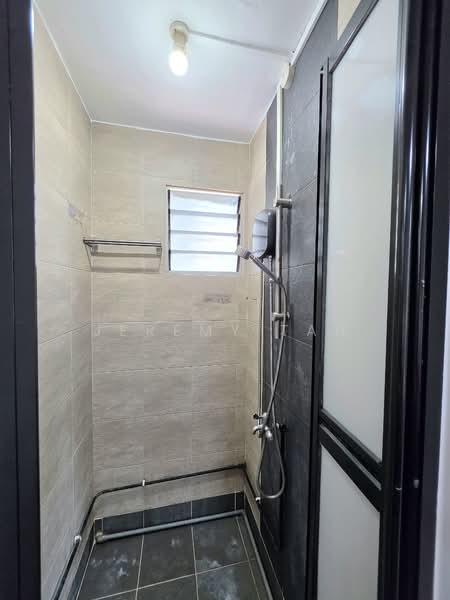 631 Hougang Avenue 8, 631 Hougang Avenue 8, Room Rental, 100 sqft, HDB Flat For Rent, by Jeremy Tan, 500153828 - Bathroom - PropertyGuru.com.sg