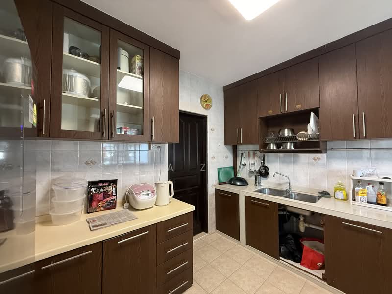 Mandalay Mansion, 15 Minbu Road, 5 Bedrooms, 2,088 sqft, Apartment For Rent, by Sofia Zhang, 500153836 - Kitchen - PropertyGuru.com.sg