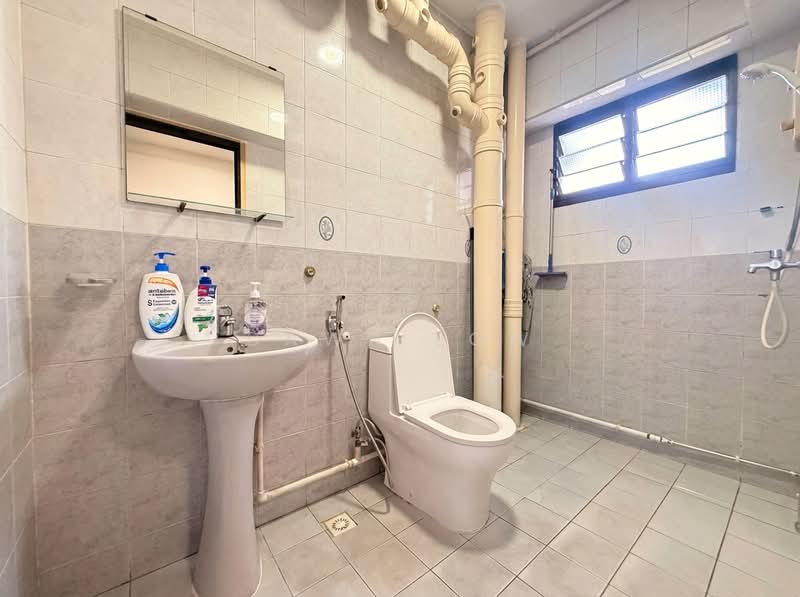 682C Jurong West Central 1, 682C Jurong West Central 1, 3 Bedrooms, 1,023 sqft, HDB Flat For Sale, by Dawn Low, 500153850 - Common Bathroom - PropertyGuru.com.sg
